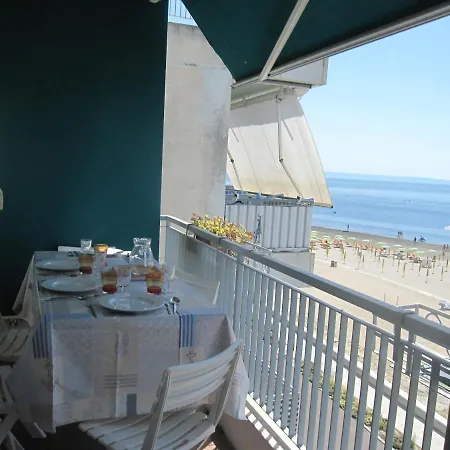 Due Stelle Апартаменти